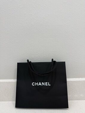 CHANEL Gift/Shopping Bag